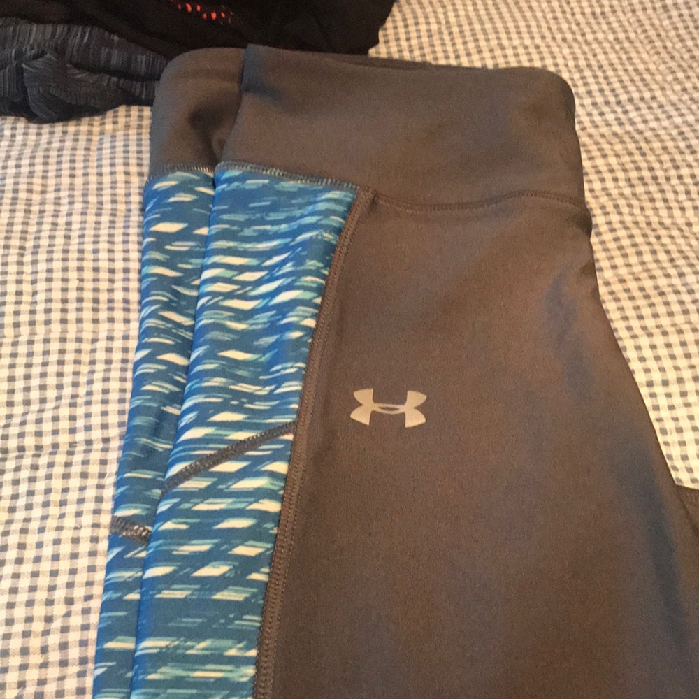 Under armor new capris gray with blue side